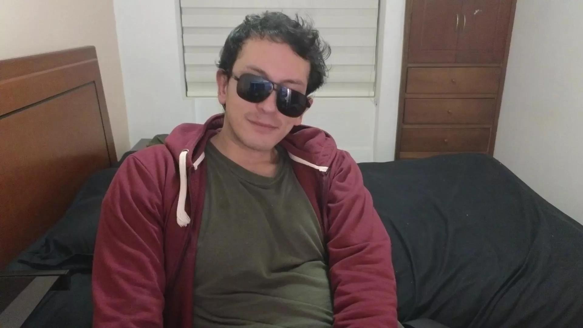 Serguioguecha33 on Cam4 