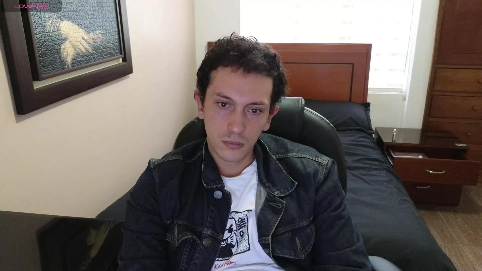 Serguioguecha33 on Cam4 