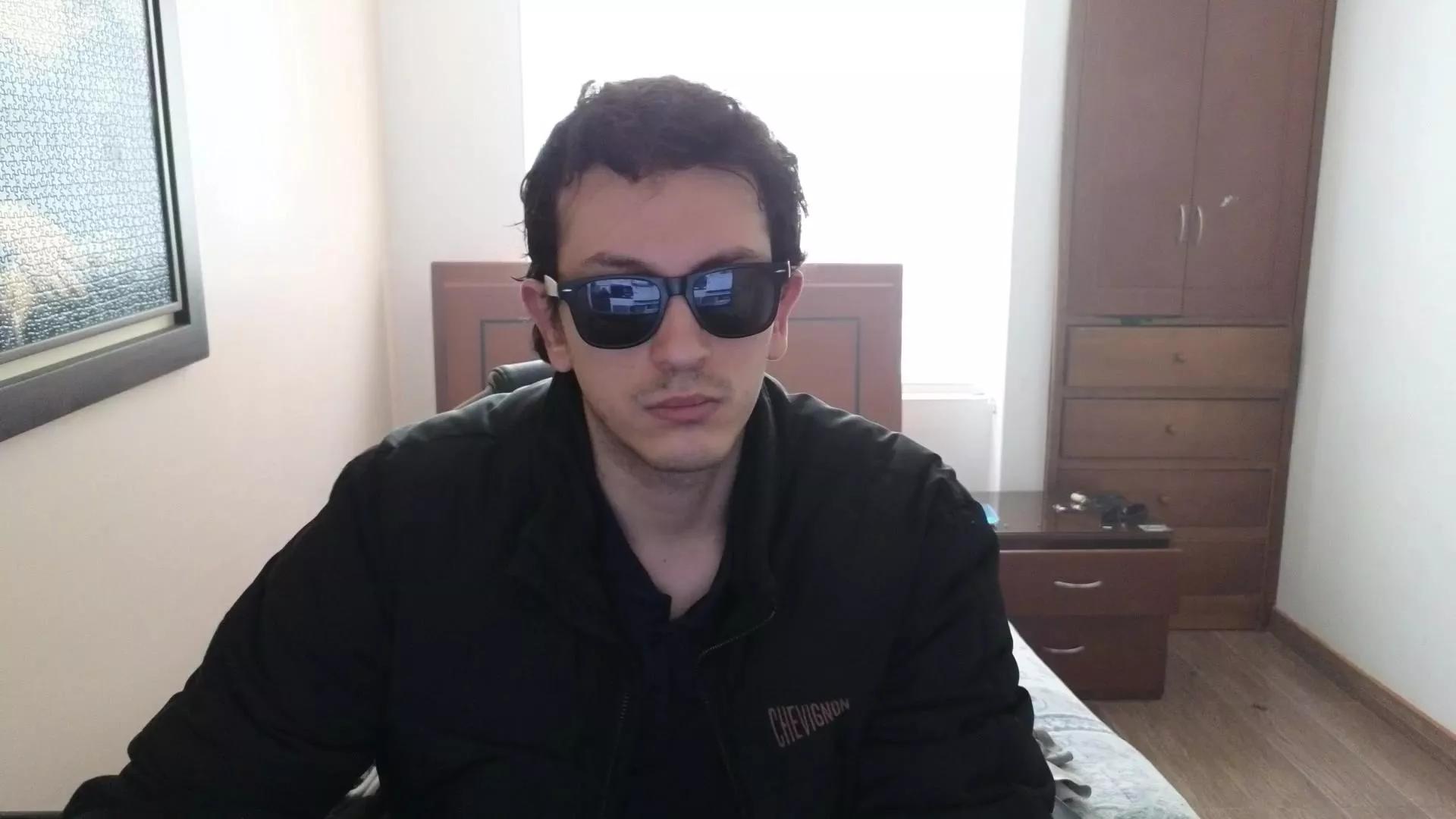 Serguioguecha33 on Cam4 
