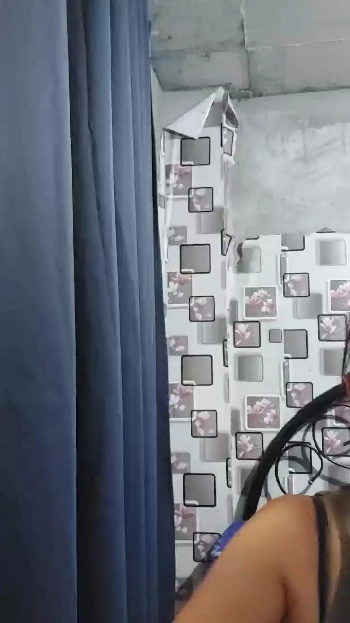 Sexy_yummy on Cam4 