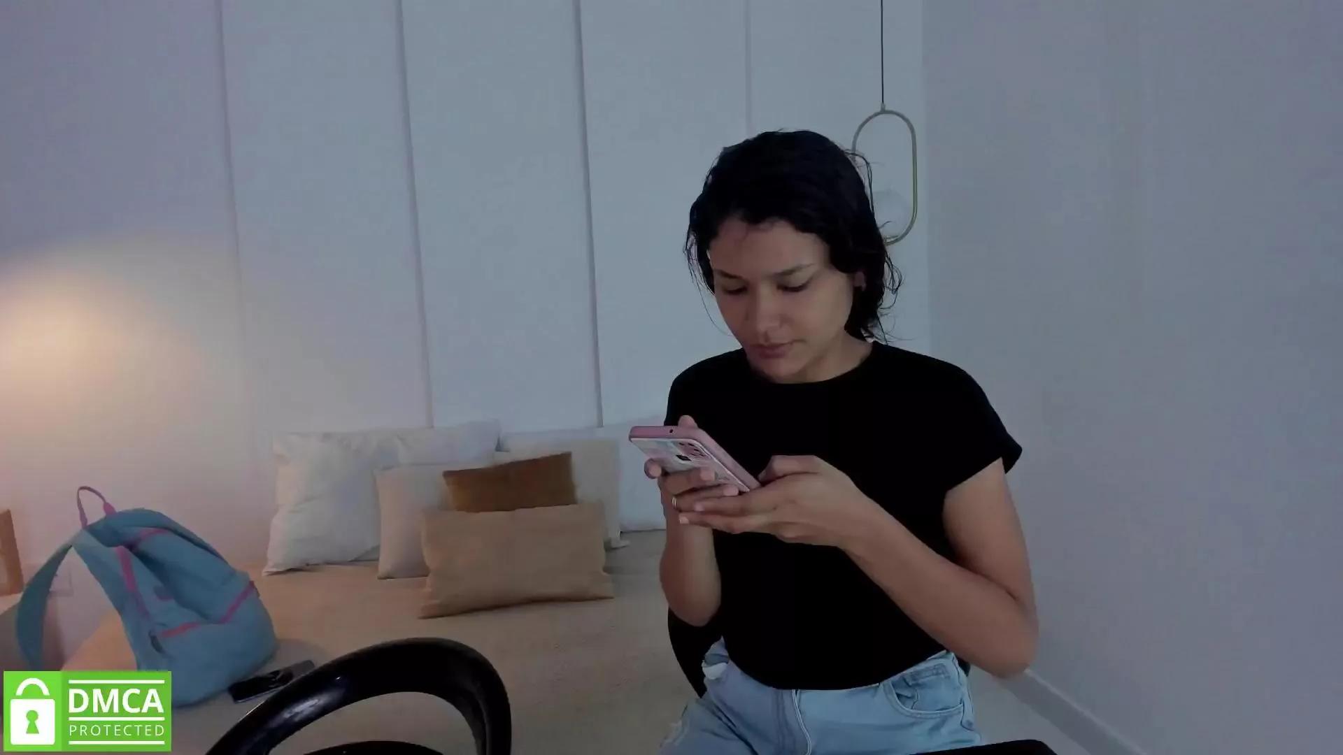 sexychanell_18 on Cam4 