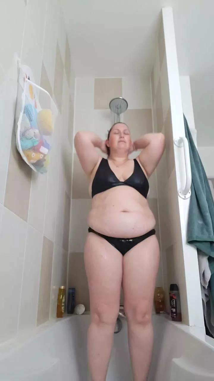 Sexycurvy877 on Cam4 