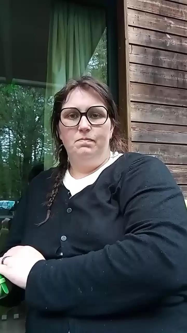 Sexycurvy877 on Cam4 