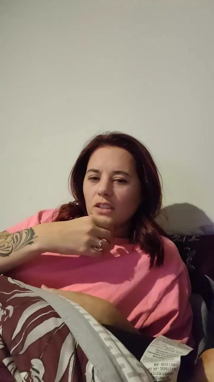 Sexywifey29 on Cam4 