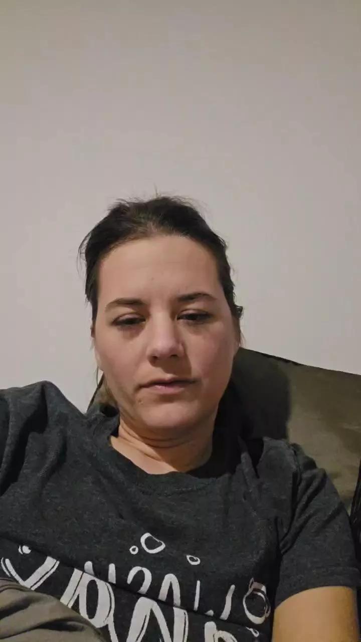 Sexywifey29 on Cam4 