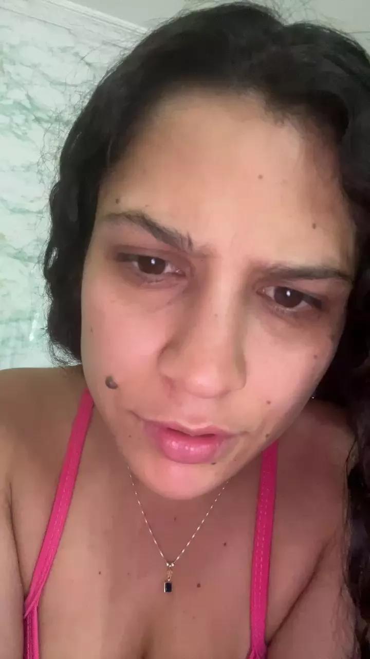 shari_kumar on Cam4 
