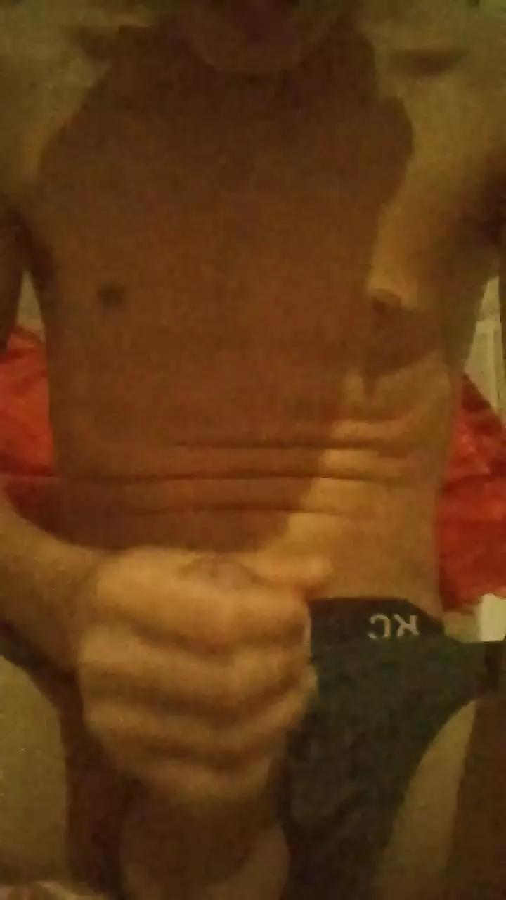 Sharkbird on Cam4 
