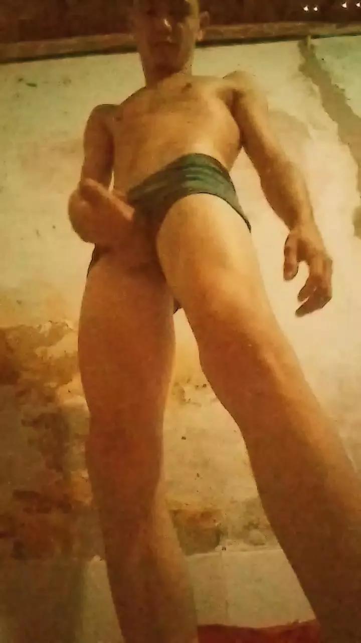 Sharkbird on Cam4 