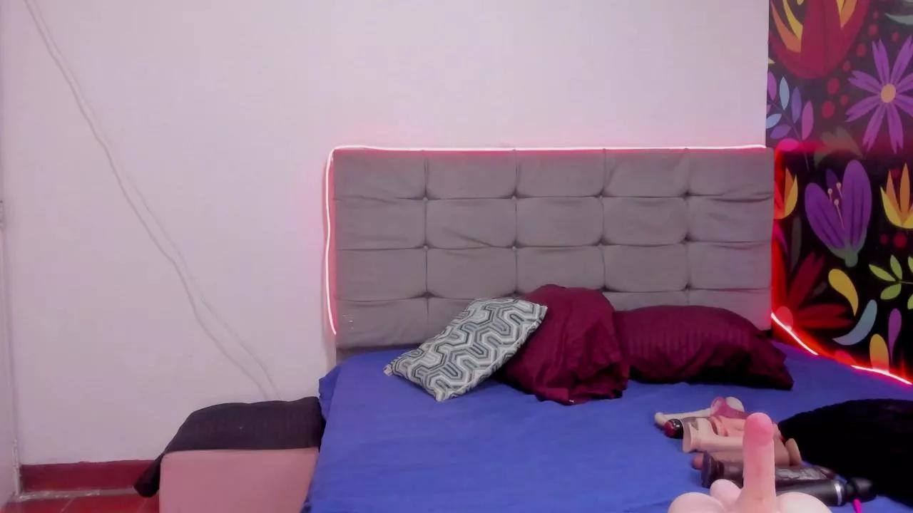 Sharllot_bbw on Cam4
