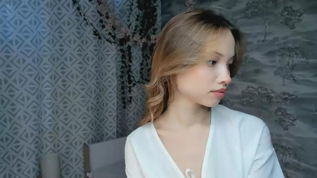 SheenaBeese on Cam4 
