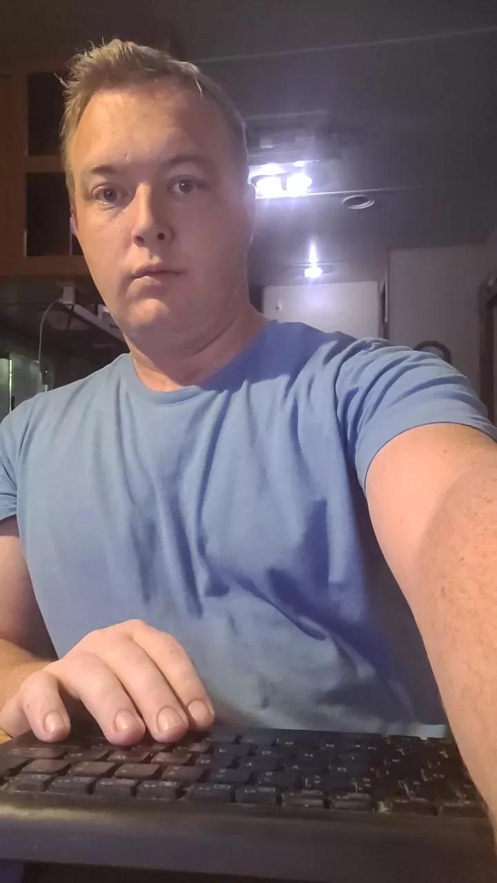 Offline shifterflox on Cam4