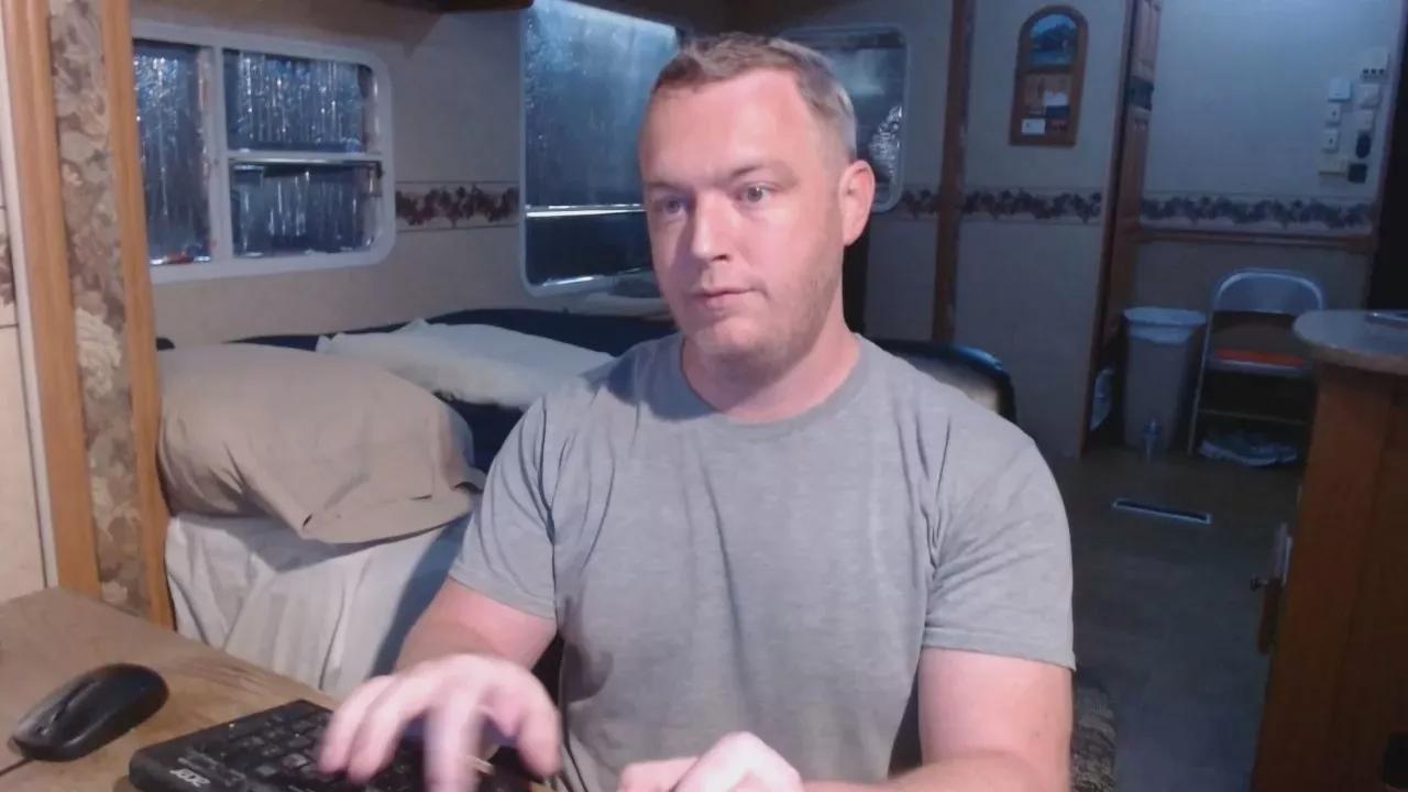 Offline shifterflox on Cam4