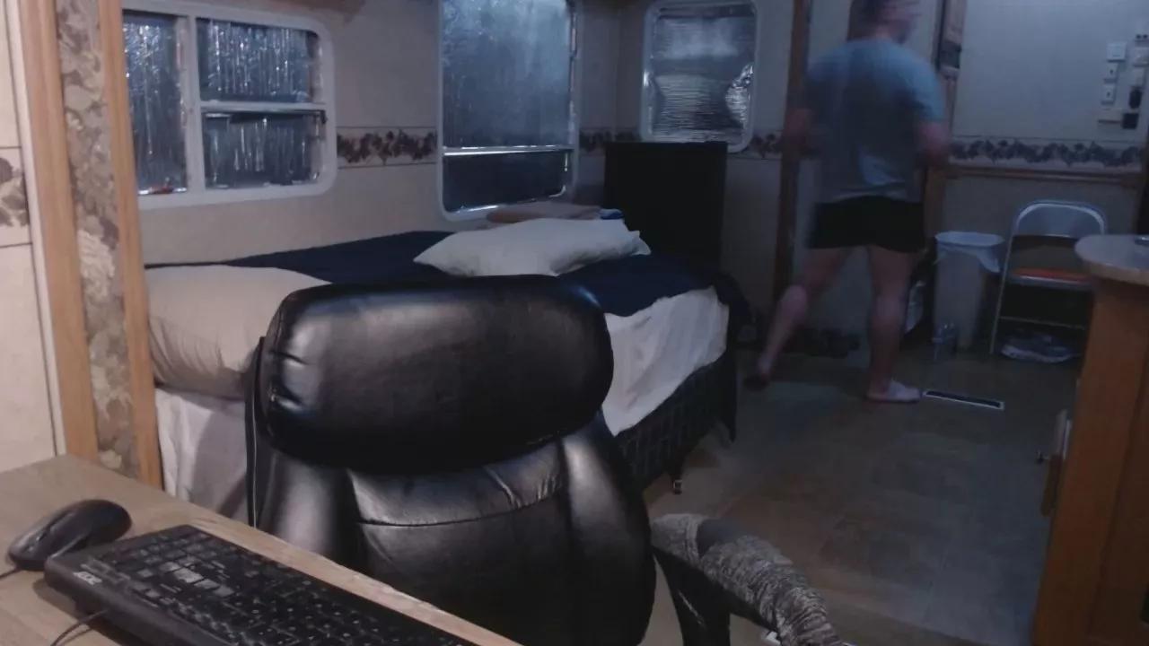 Offline shifterflox on Cam4