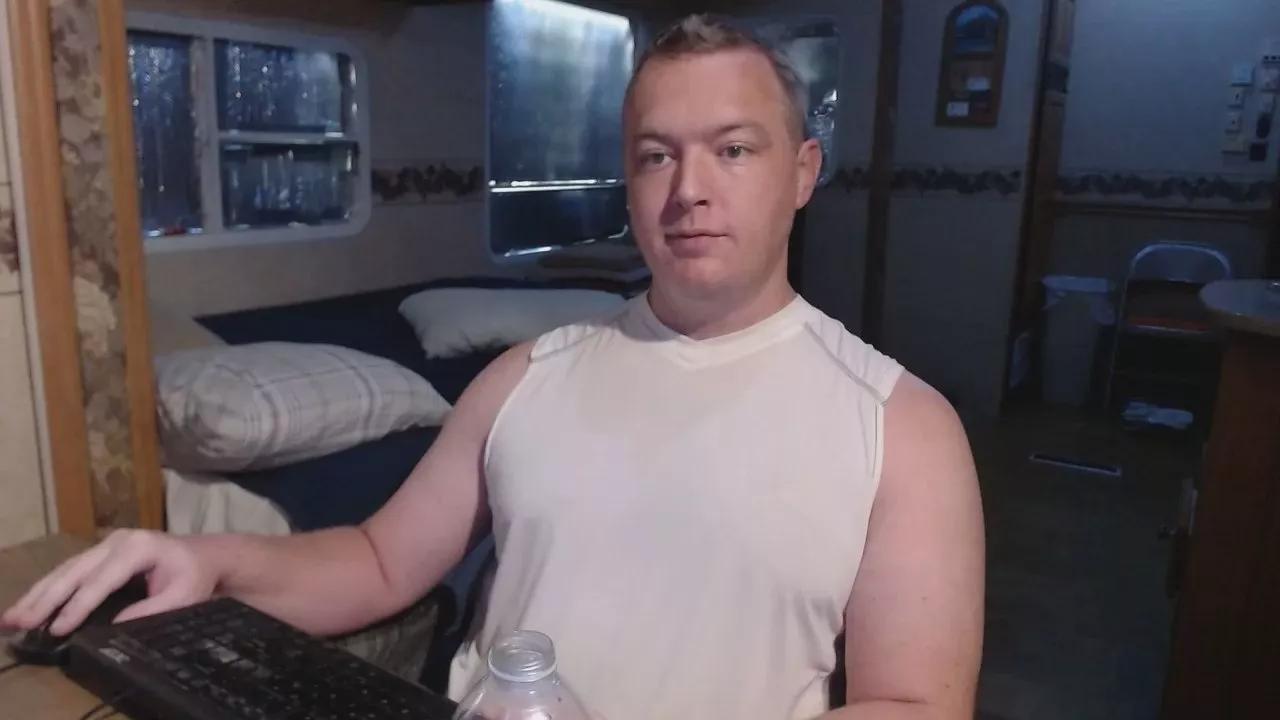 Offline shifterflox on Cam4