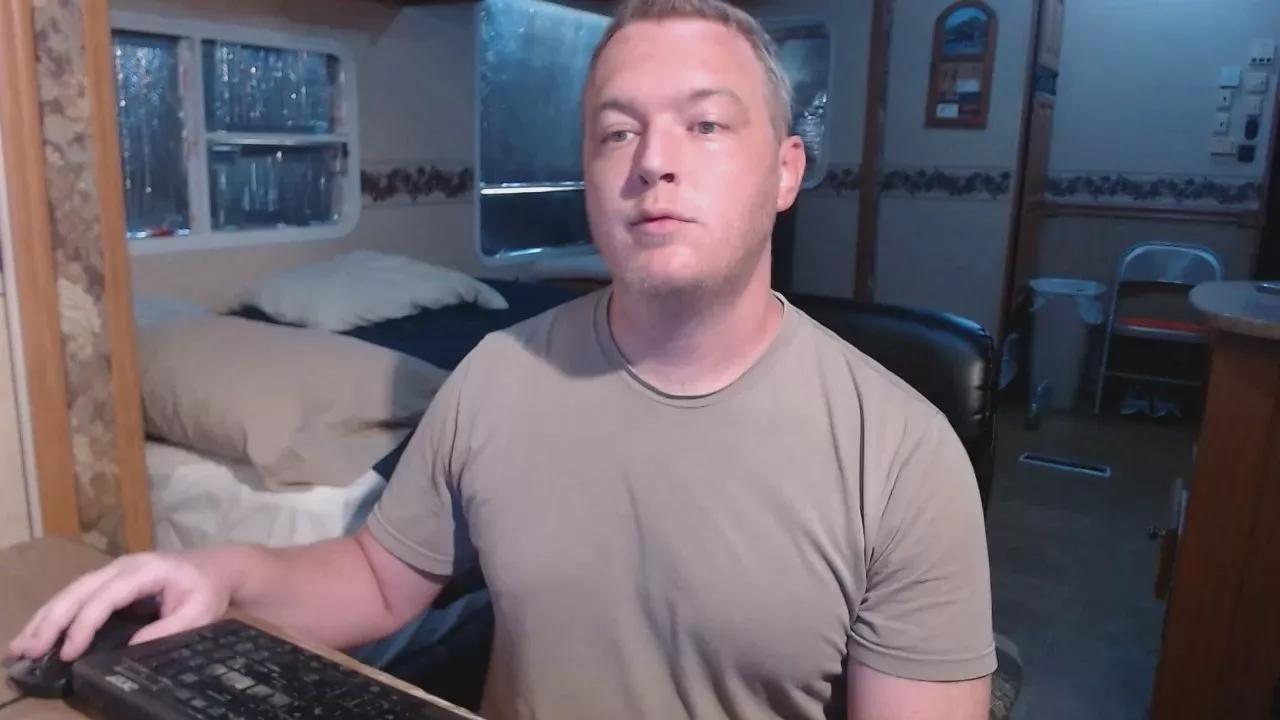 Offline shifterflox on Cam4