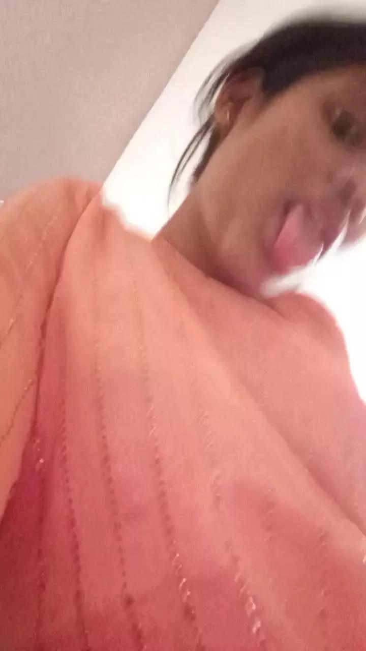 Shreyaa_babe on Cam4 