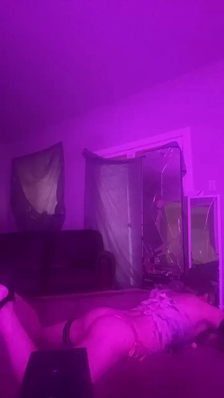 SissyTrixiee on Cam4 
