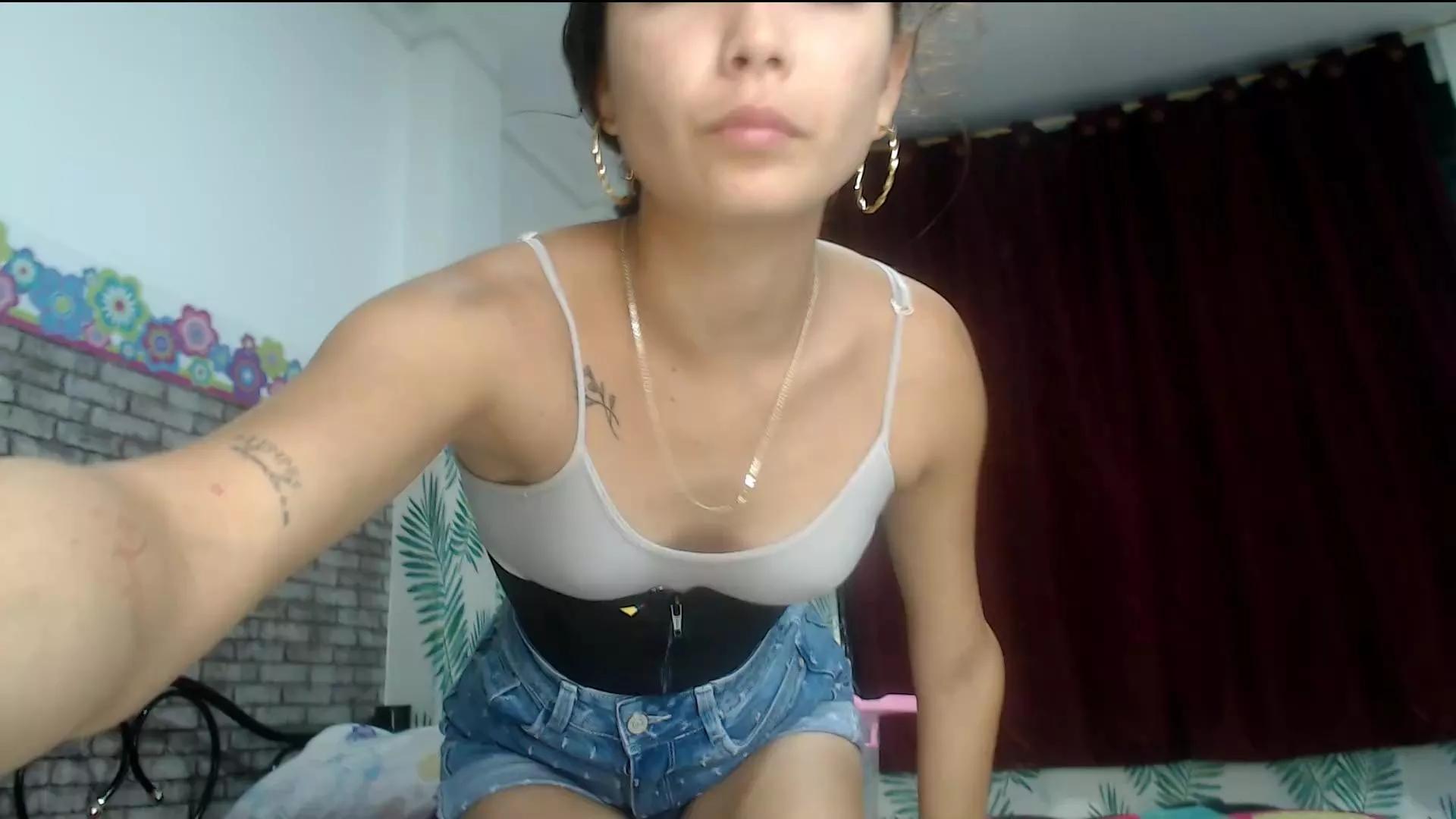skinnycute18 on Cam4 