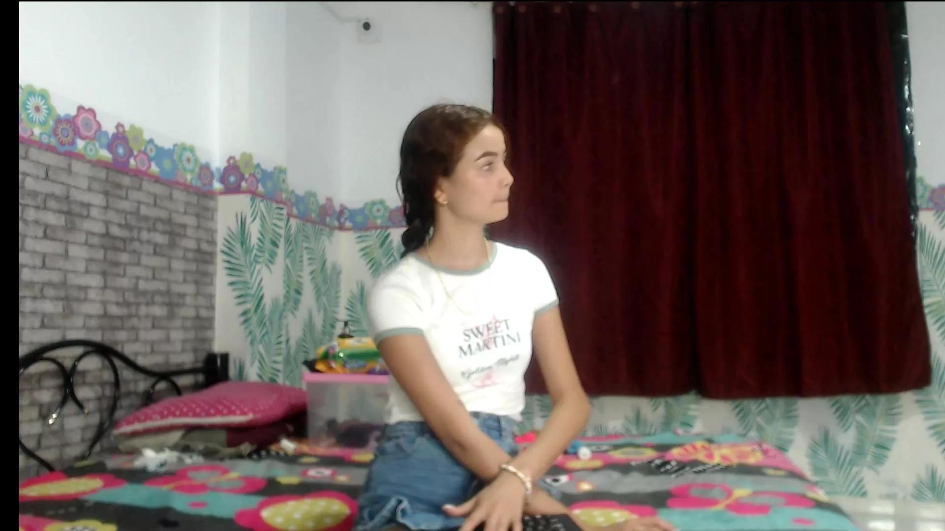 skinnycute18 on Cam4 