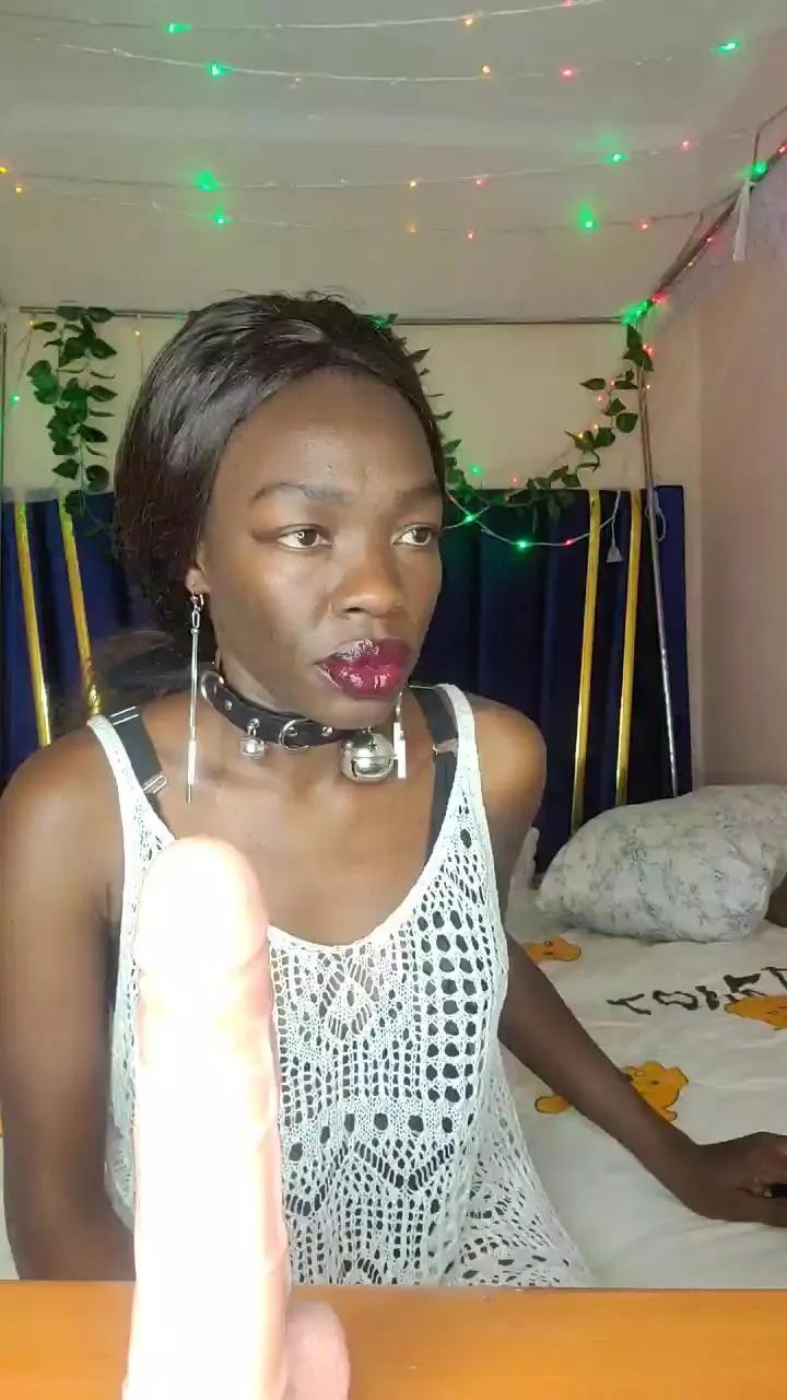 skinnylovefun on Cam4 
