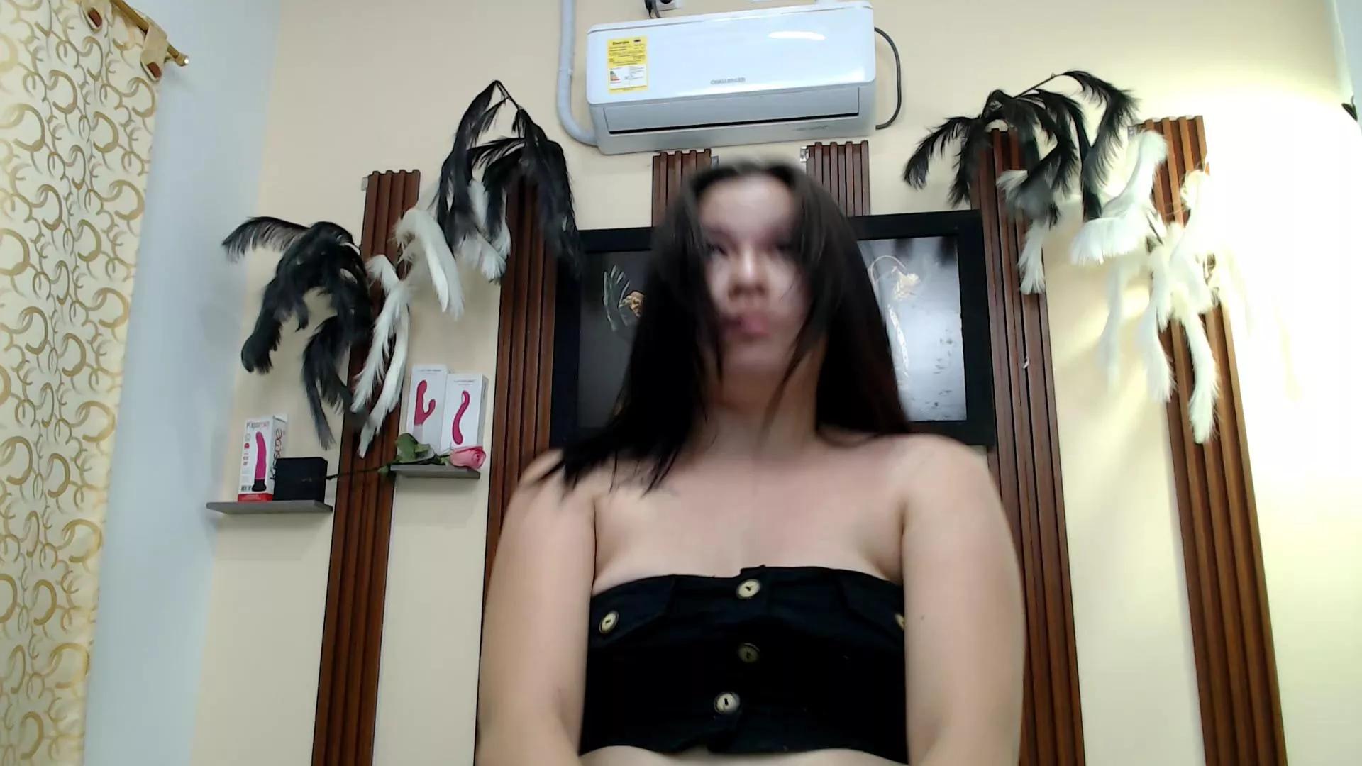 skinnymedium526 on Cam4 