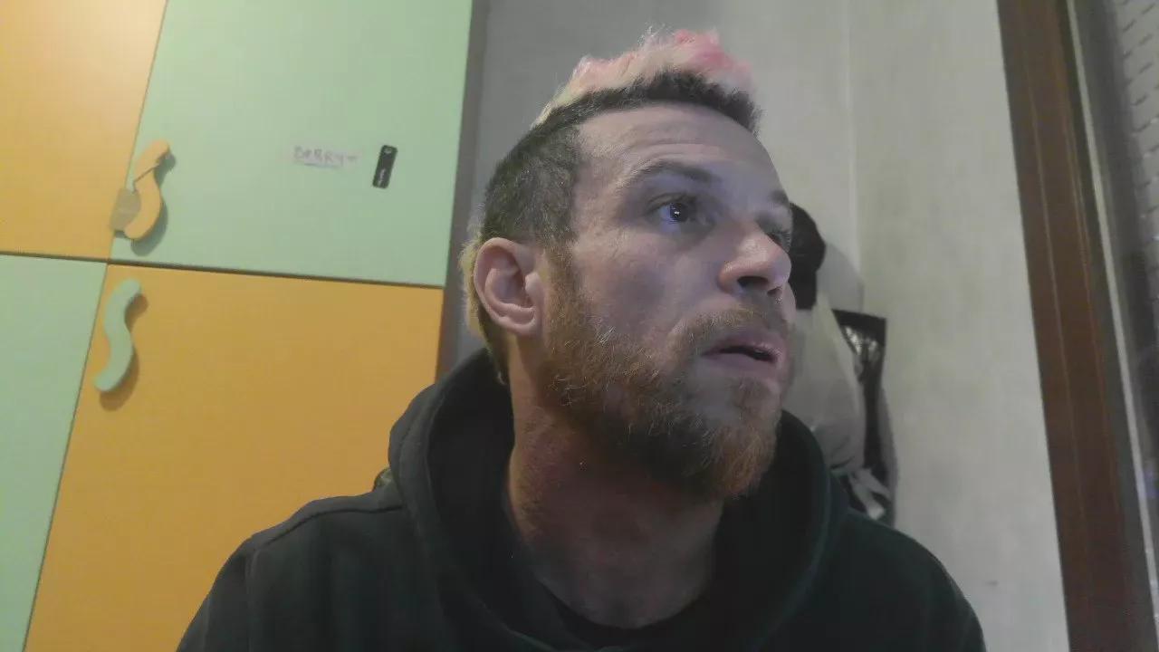 sniffetto87 on Cam4 