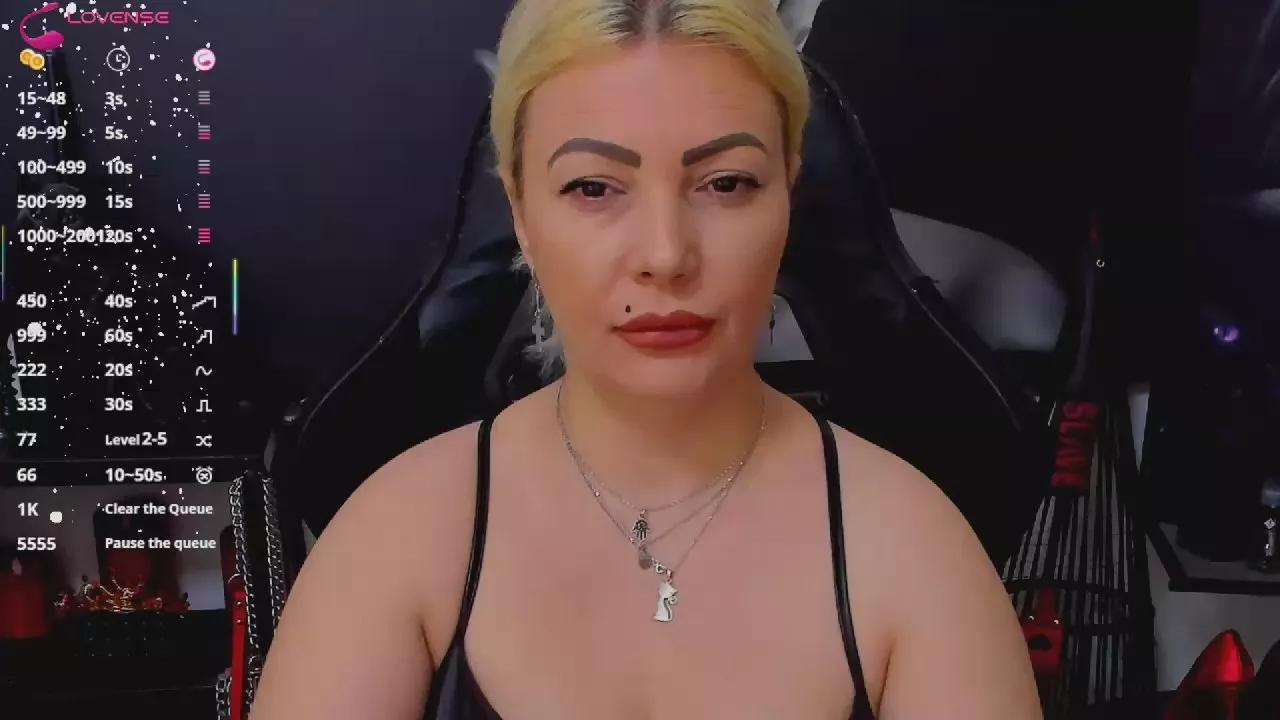 Snow_xCat on Cam4 