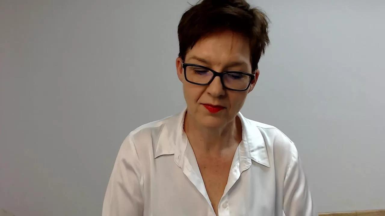 Sofie_Velvet on Cam4 