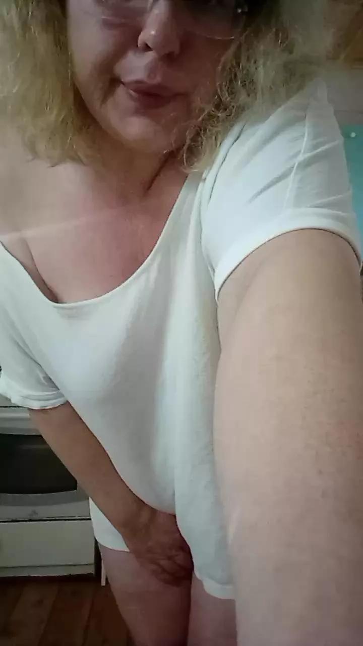 SolarWomen on Cam4 