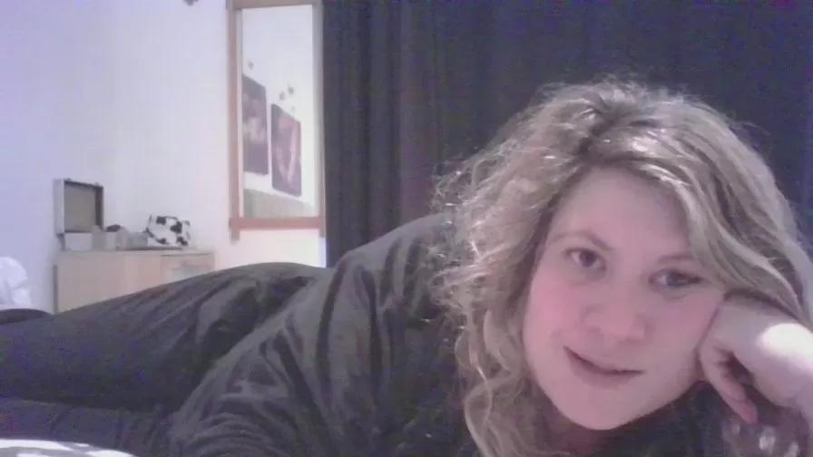 Sophiebabe1 on Cam4 