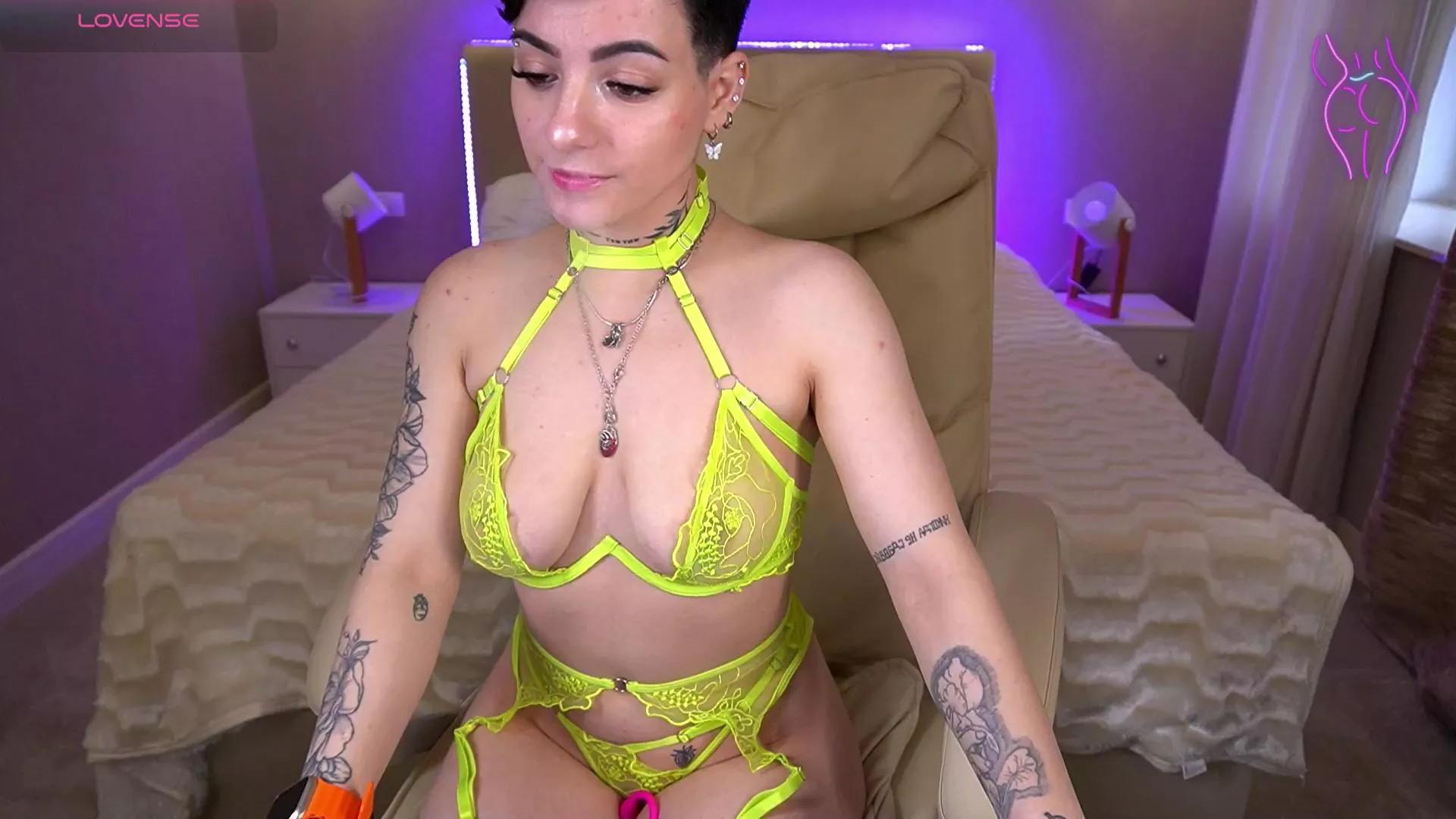 SophiyaStar on Cam4 