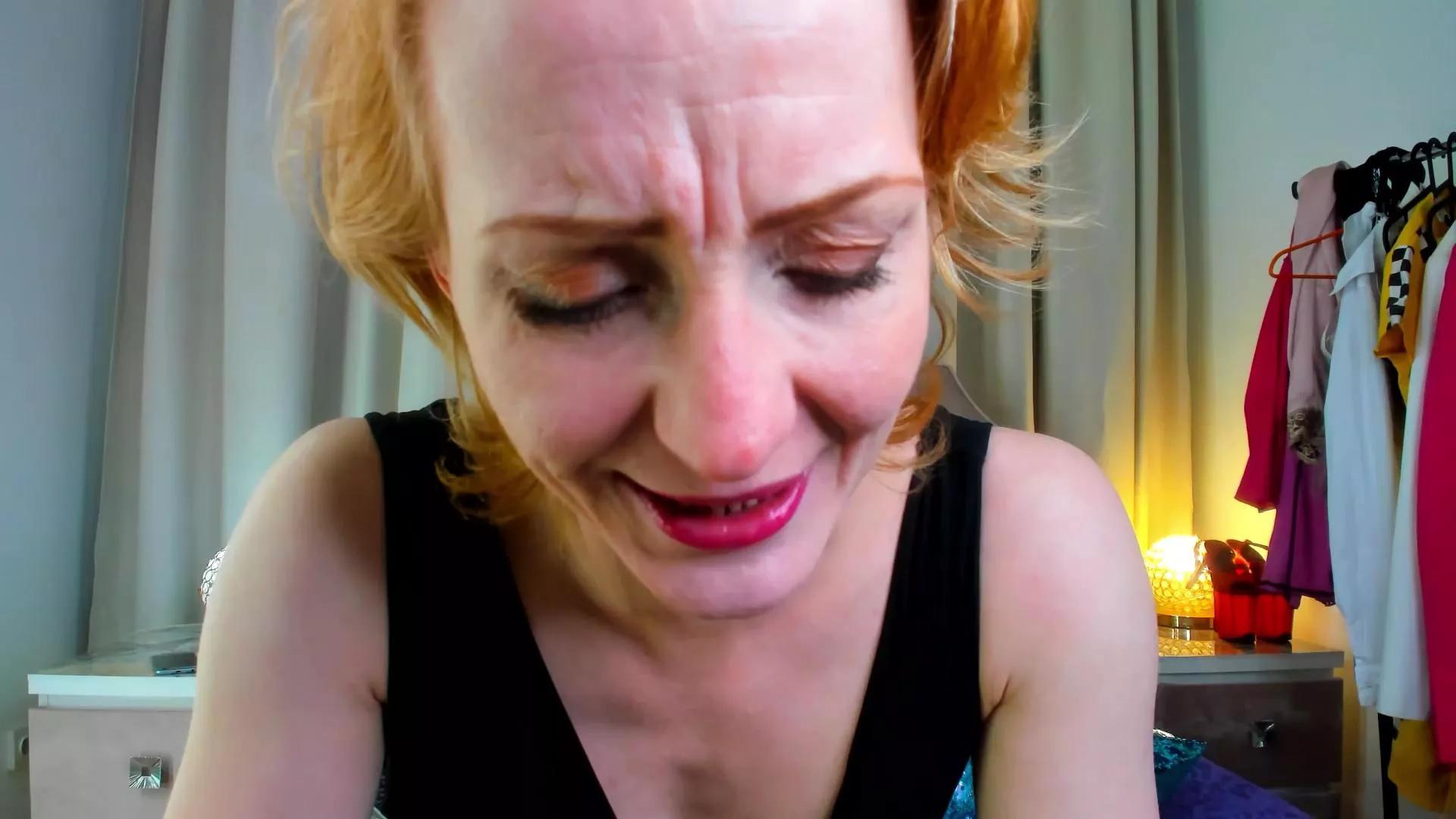 Offline SquirtyAlisa on Cam4