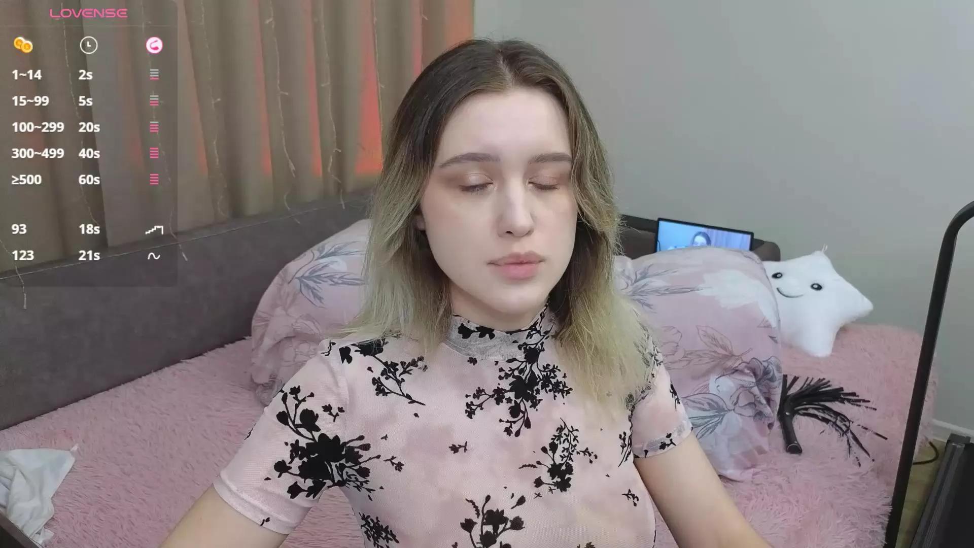 stardusya on Cam4 