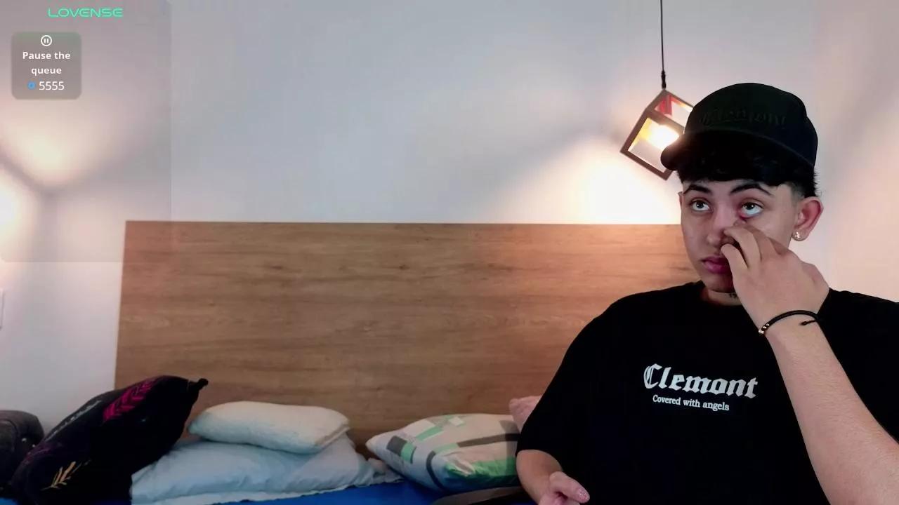 Offline StivenBenet on Cam4