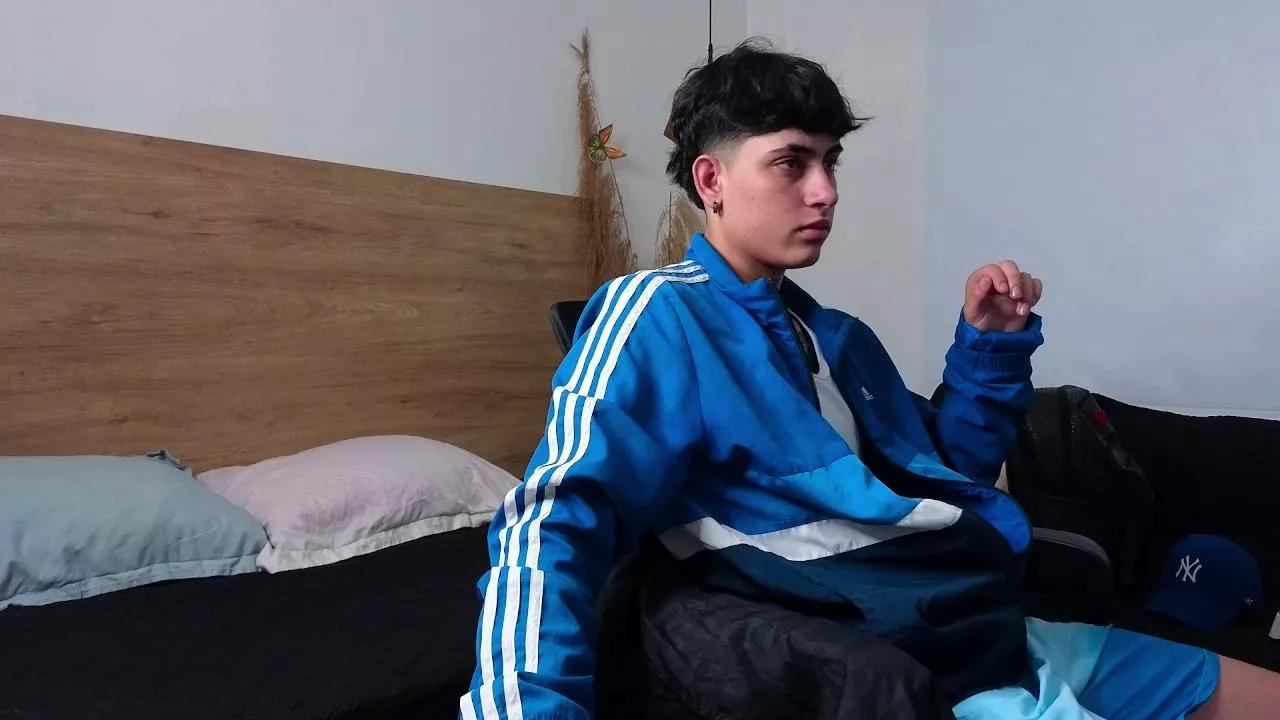 Offline StivenBenet on Cam4