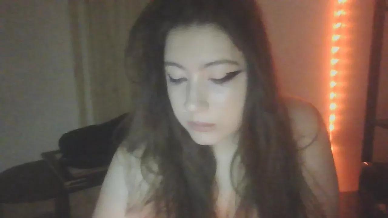 StrangeWoman69 on Cam4 