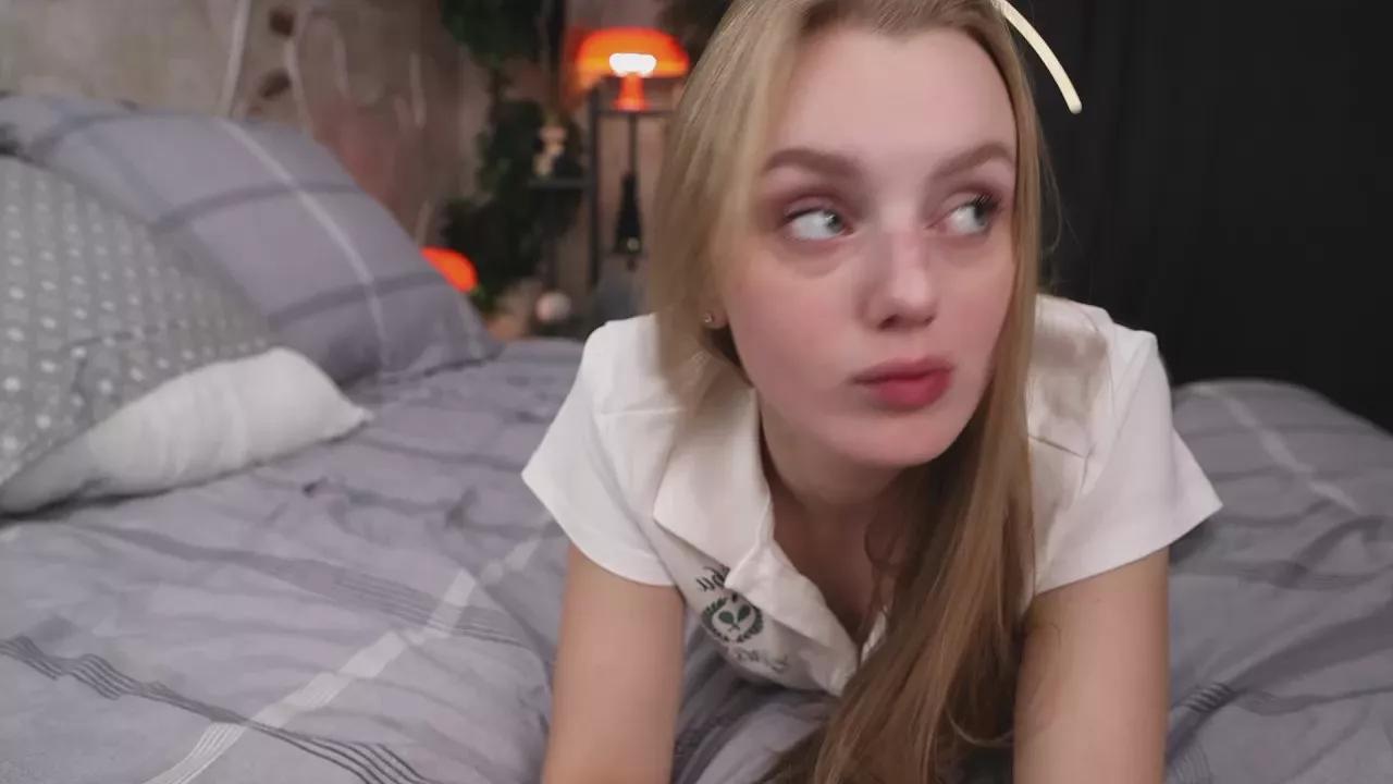 Stun1ng_blonde on Cam4 