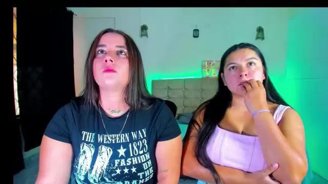 Offline Summergirls_ on Cam4