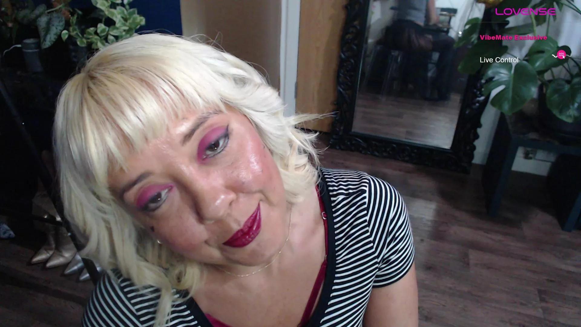 Offline SunniKnight on Cam4