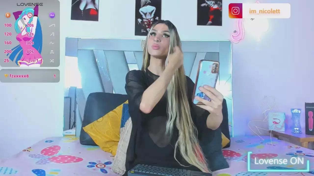 supradollx on Cam4 