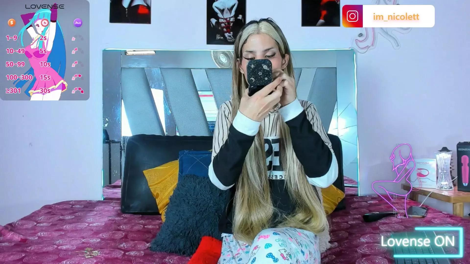 supradollx on Cam4 