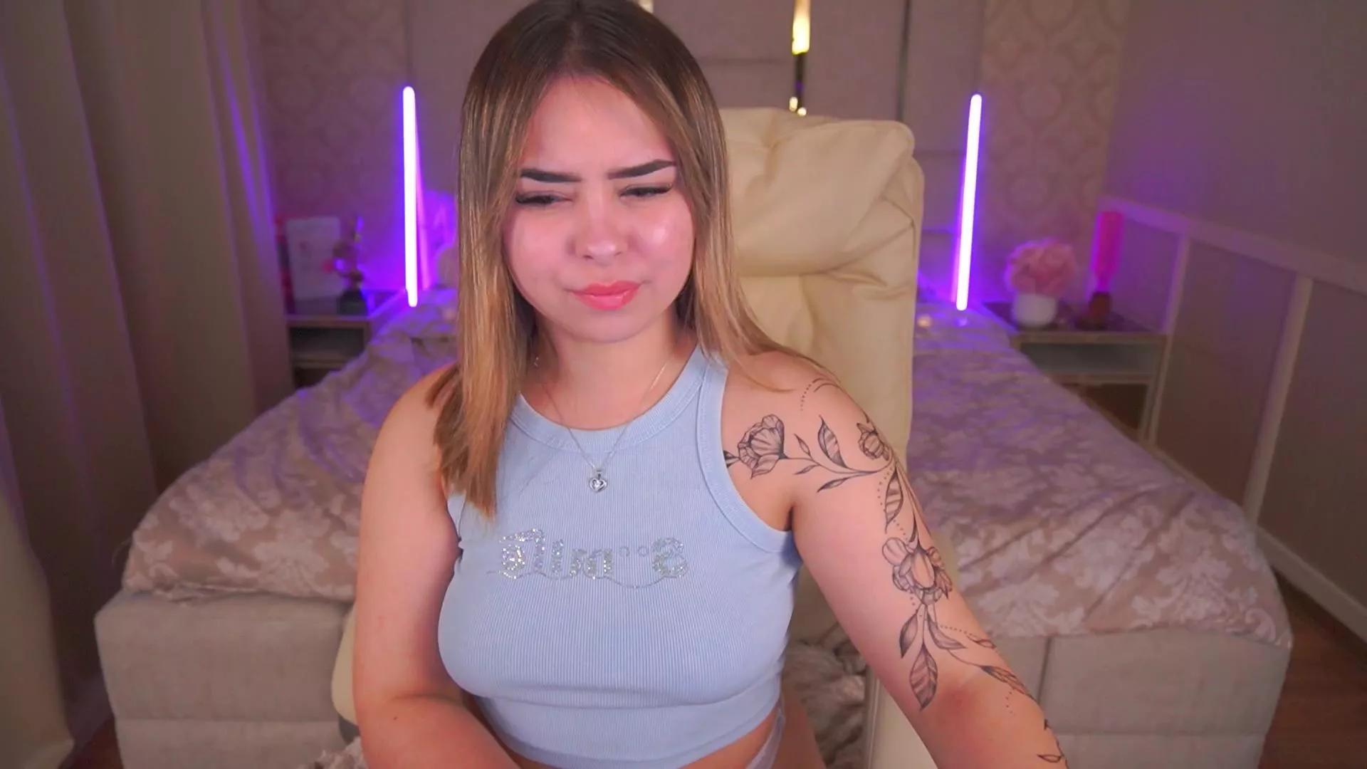 SusieWood on Cam4 