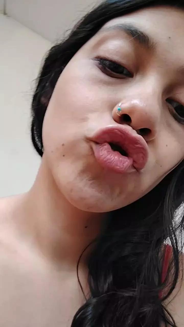 sweet_scarlett_ on Cam4
