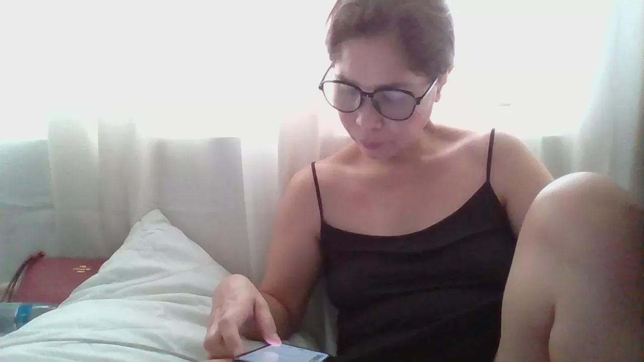 Sweetasian74 on Cam4 
