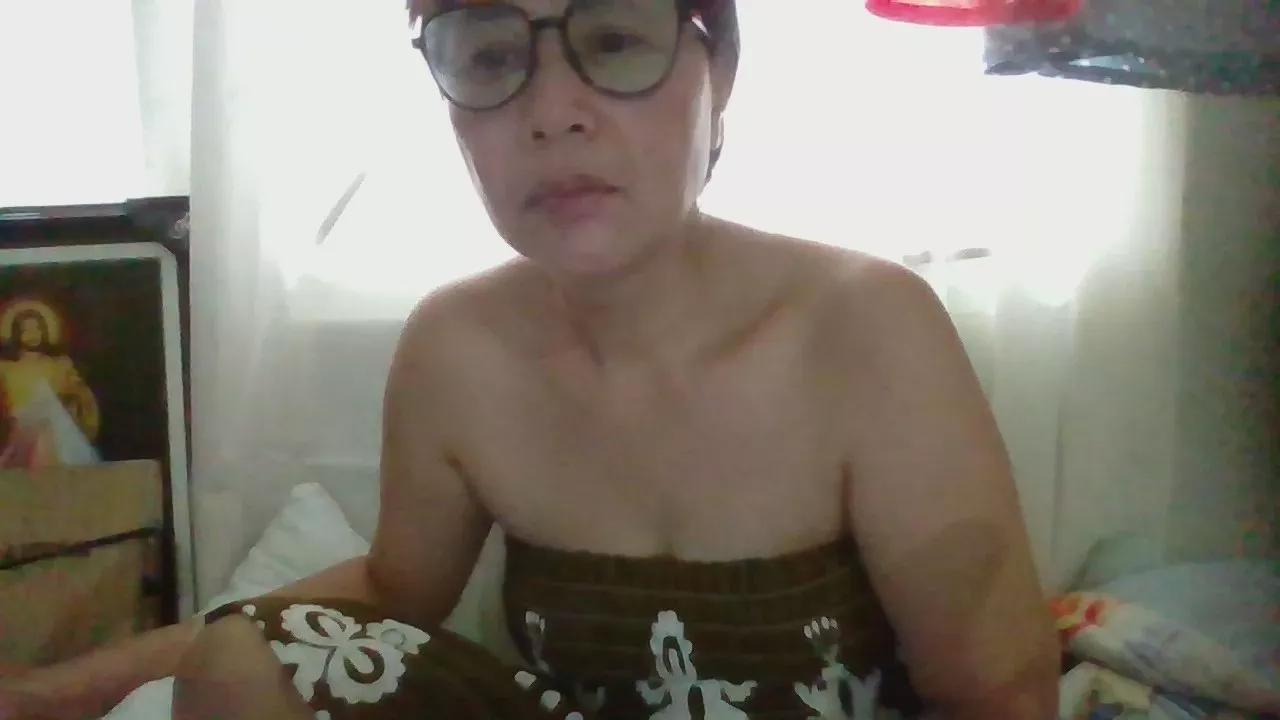 Sweetasian74 on Cam4 