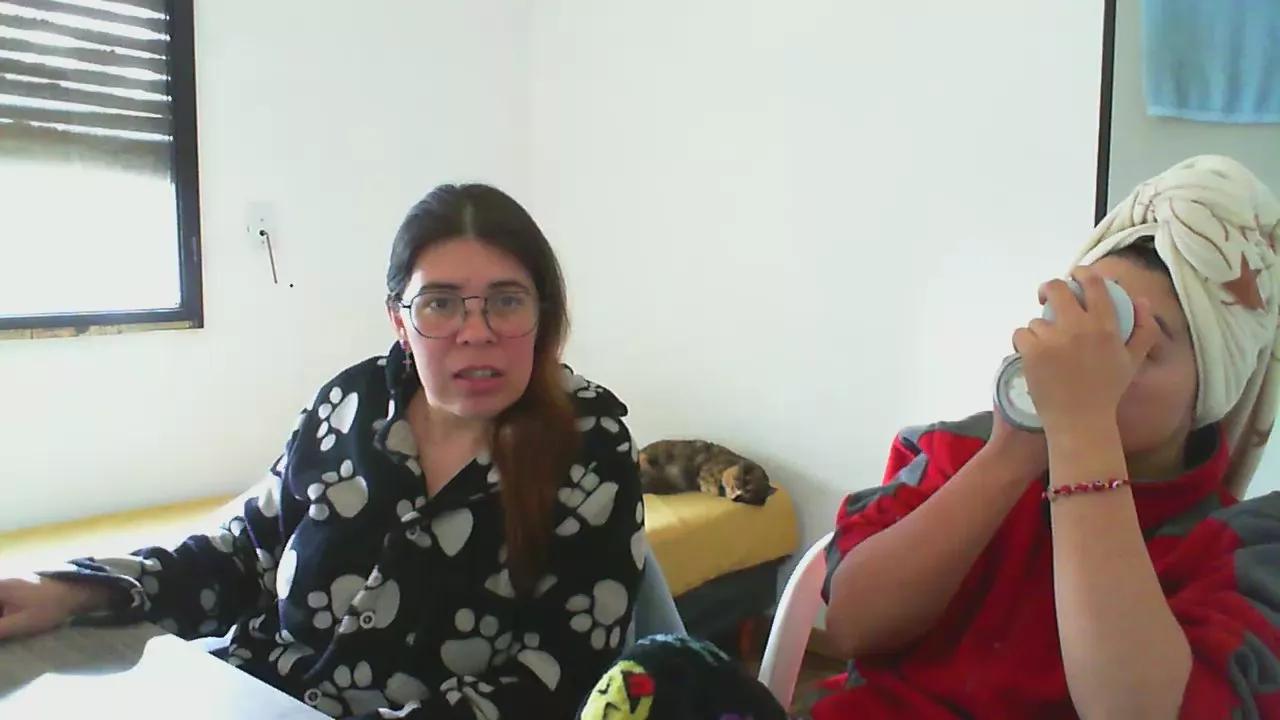 Offline sweetredhota on Cam4