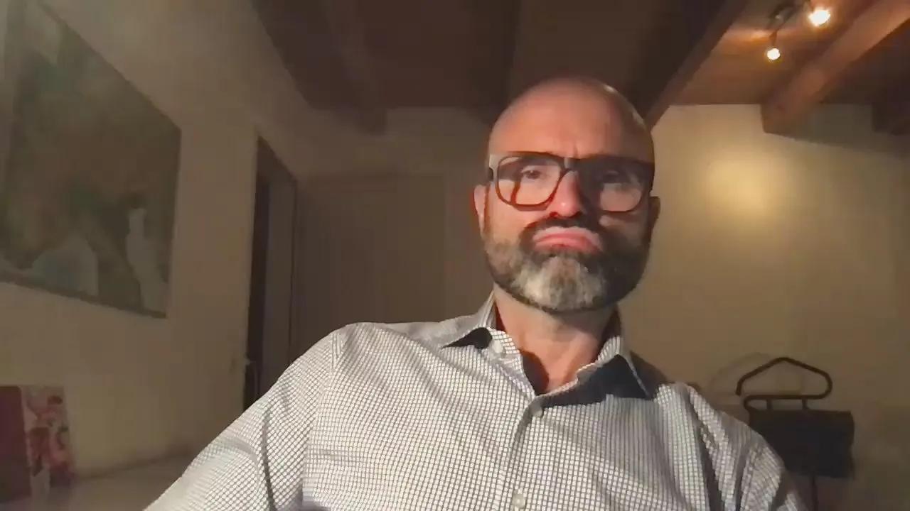 Offline Swiss_man_69 on Cam4