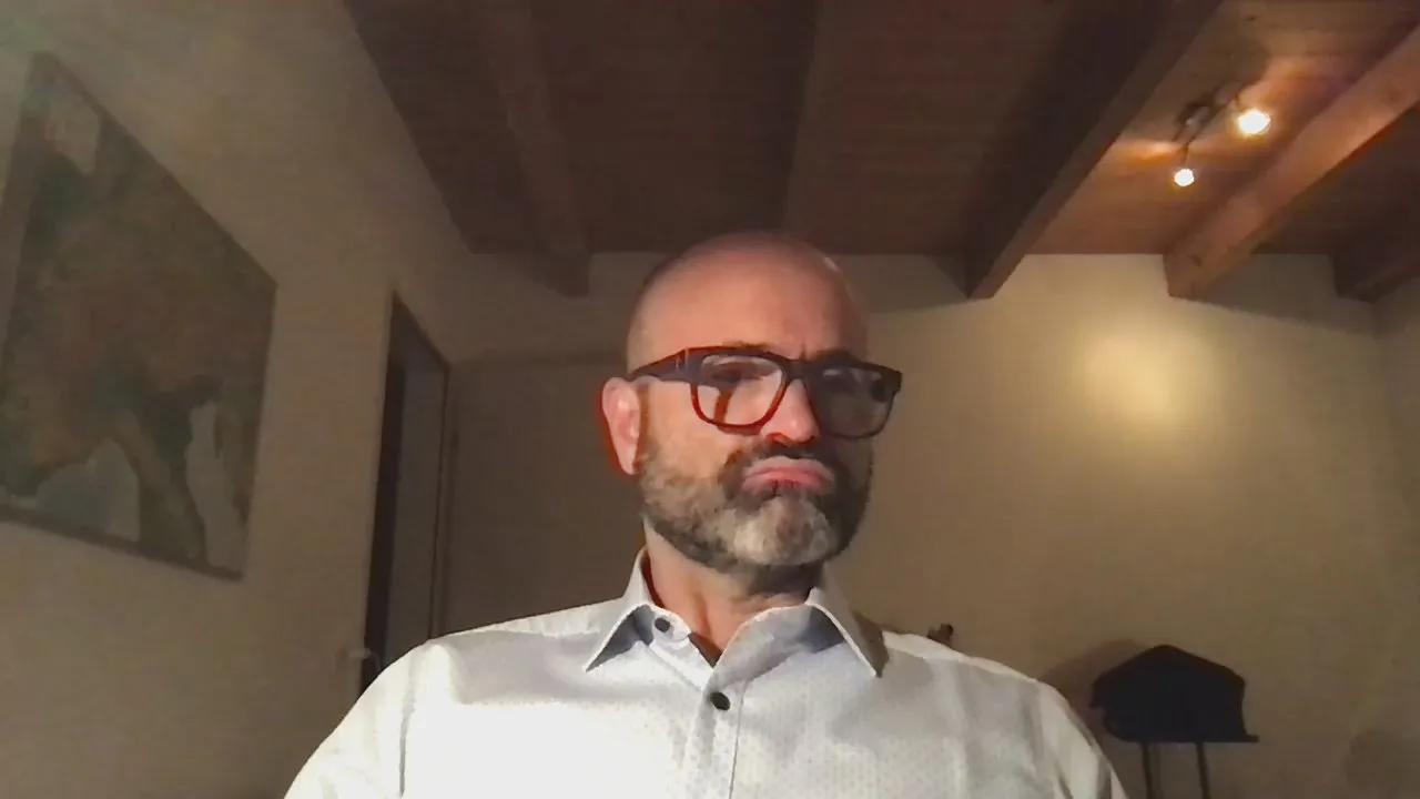 Offline Swiss_man_69 on Cam4