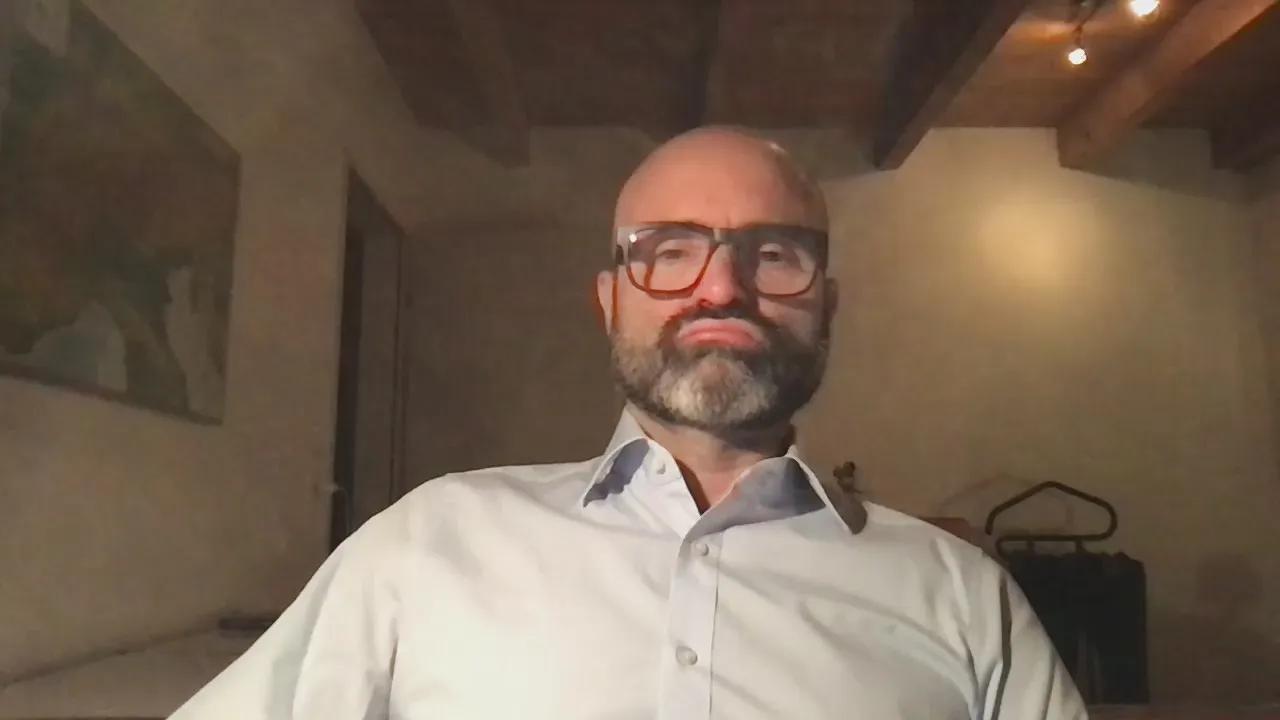 Offline Swiss_man_69 on Cam4