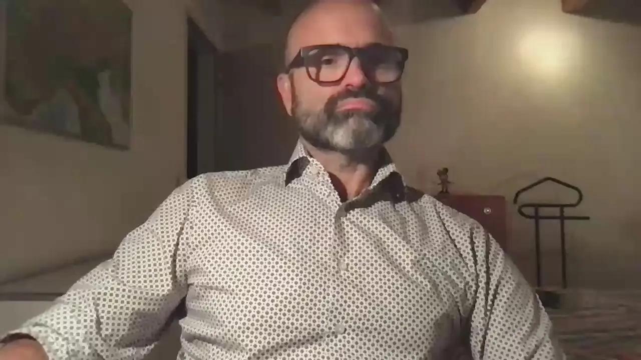 Offline Swiss_man_69 on Cam4